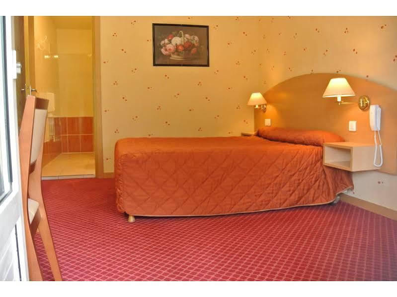 Hotel Le Val Moret Magnant Buitenkant foto