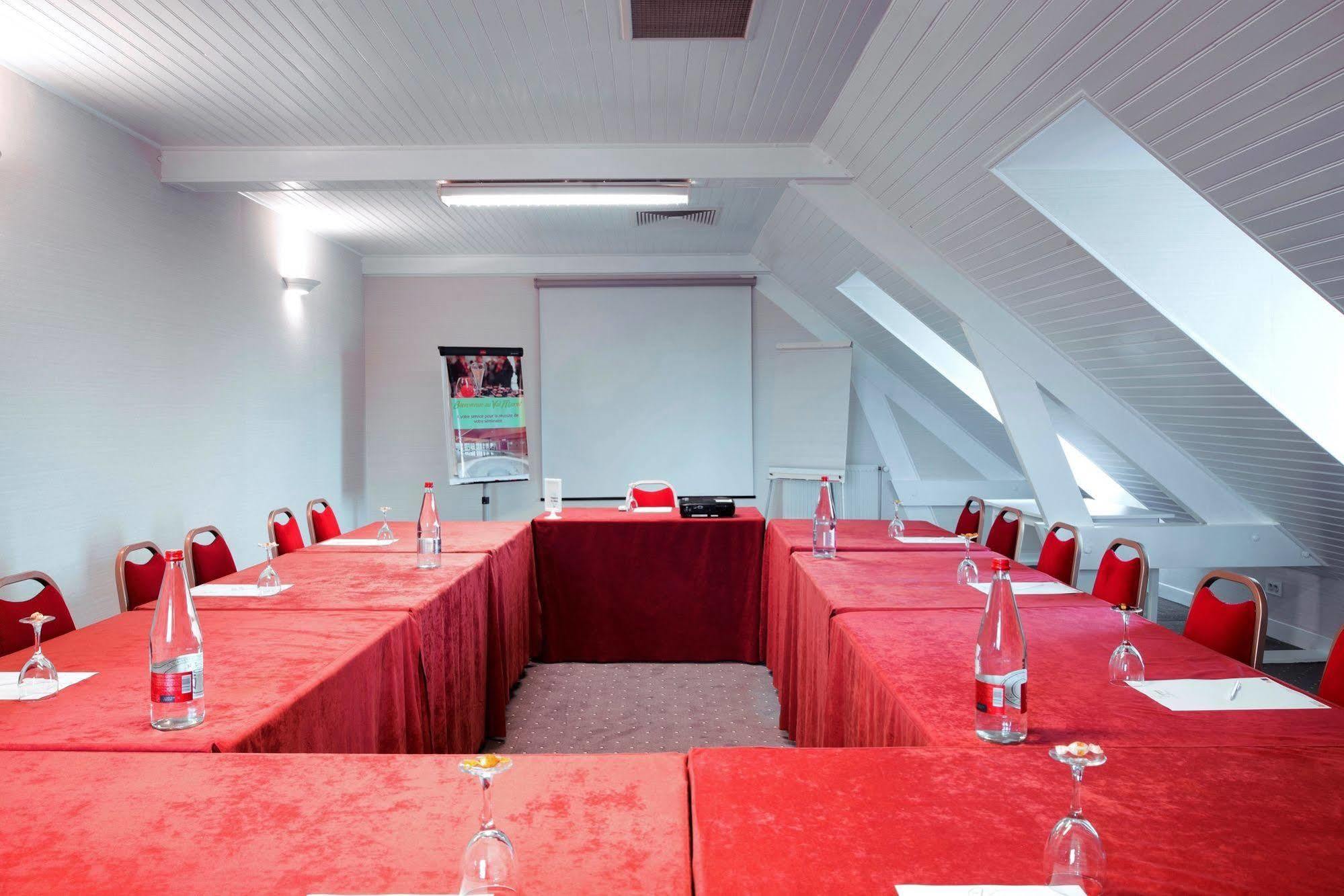 Hotel Le Val Moret Magnant Buitenkant foto