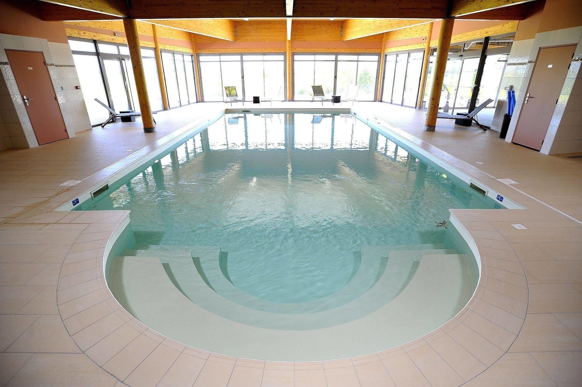 Hotel Le Val Moret Magnant Buitenkant foto