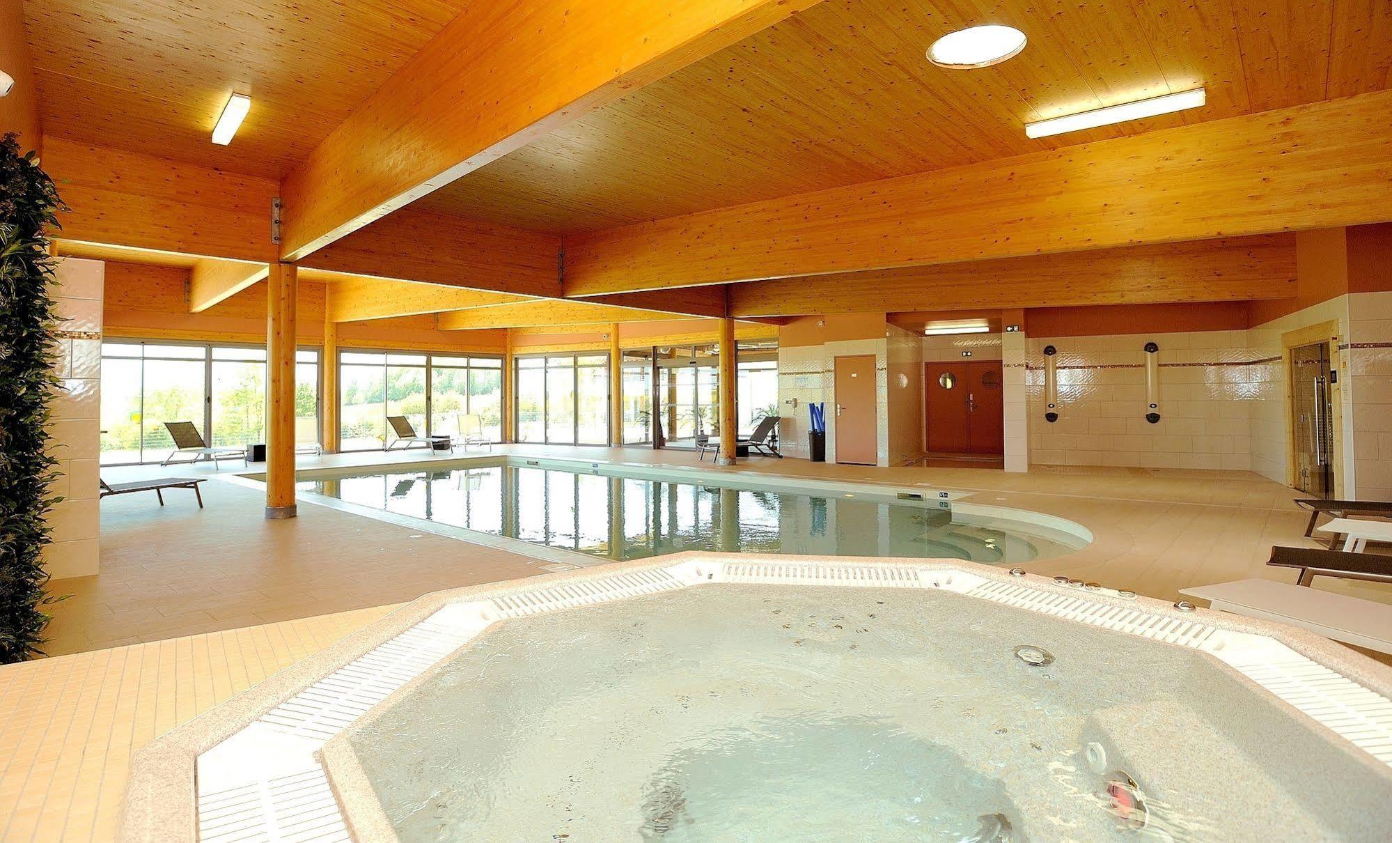 Hotel Le Val Moret Magnant Buitenkant foto