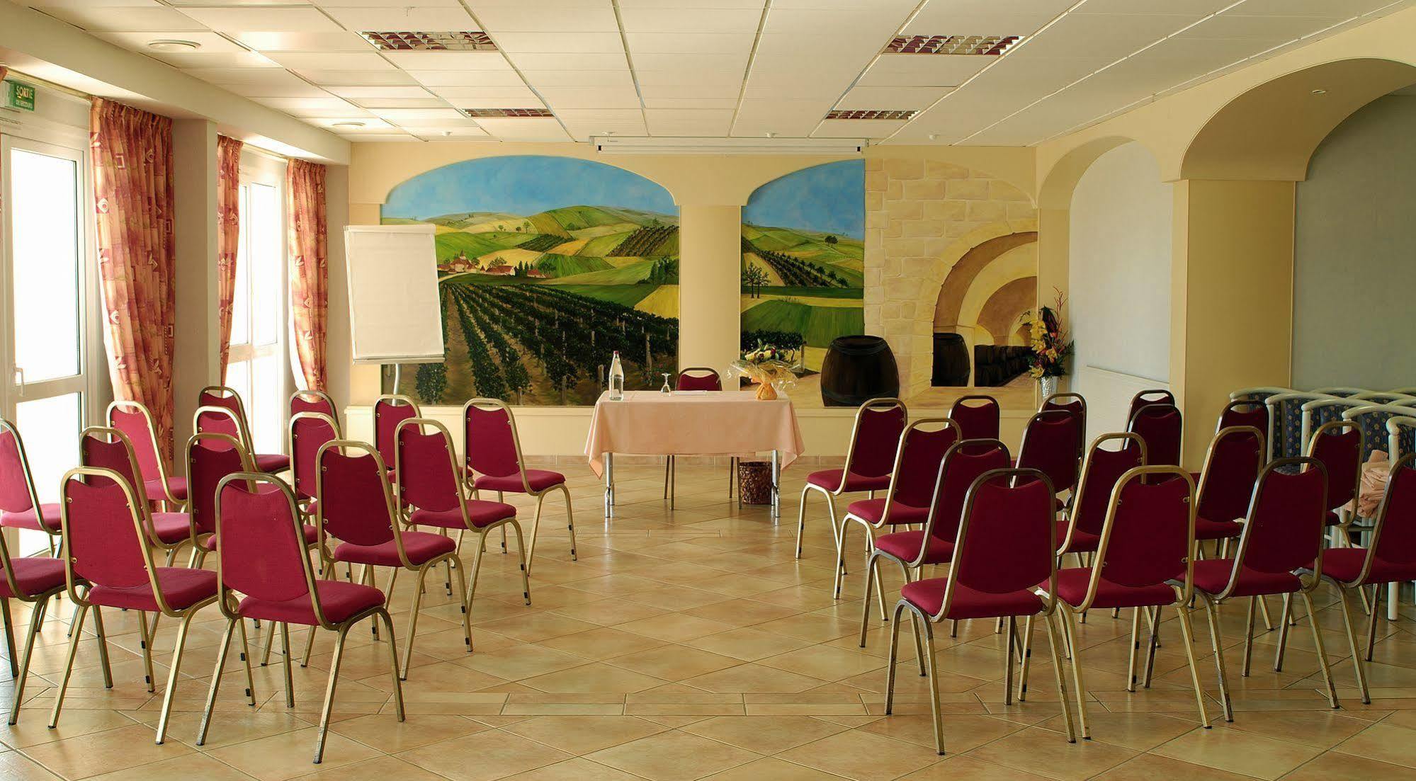 Hotel Le Val Moret Magnant Buitenkant foto